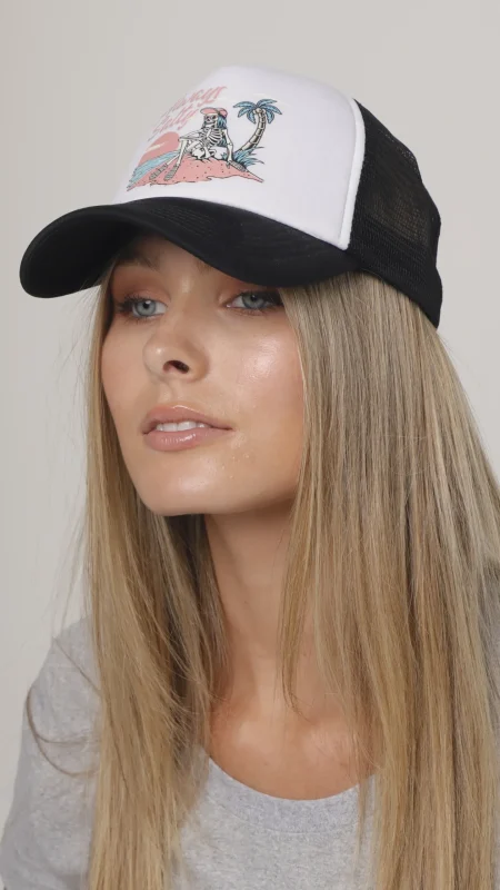 UNISEX TRUCKER CAP