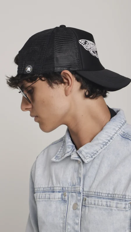 UNISEX TRUCKER CAP