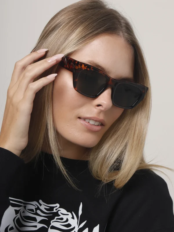 FASHION SUNGLASSES
