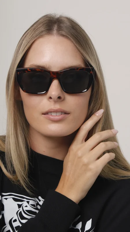 FASHION SUNGLASSES