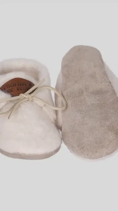 FLUFFY LLAMA MOCCASINS