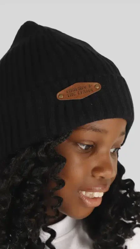 KIDS BLACK RIB BEANIE