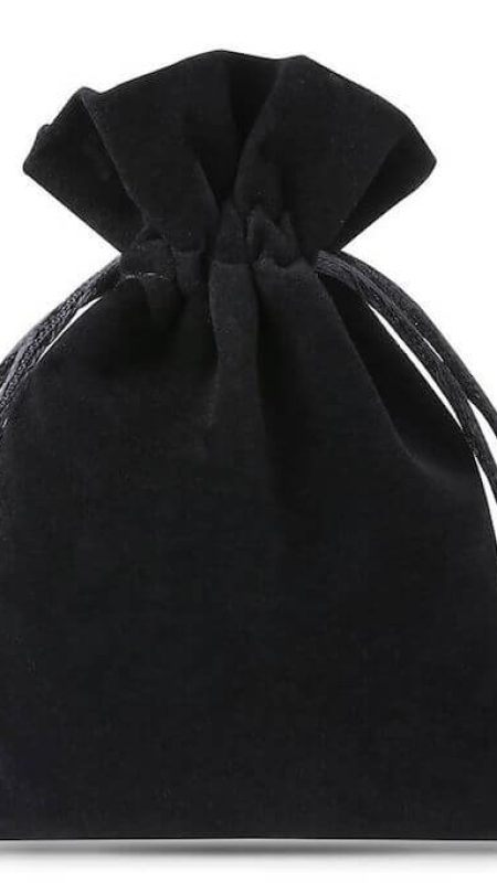 black-velvet-gift-bag