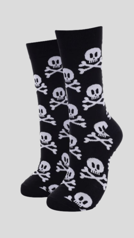 phoenix-and-the-llama-jolly-roger-skull-socks